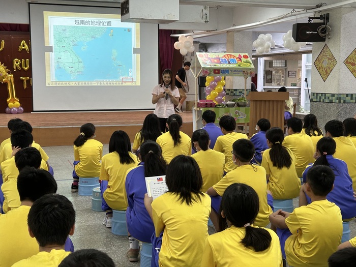許尤美主任主持進行文化介紹